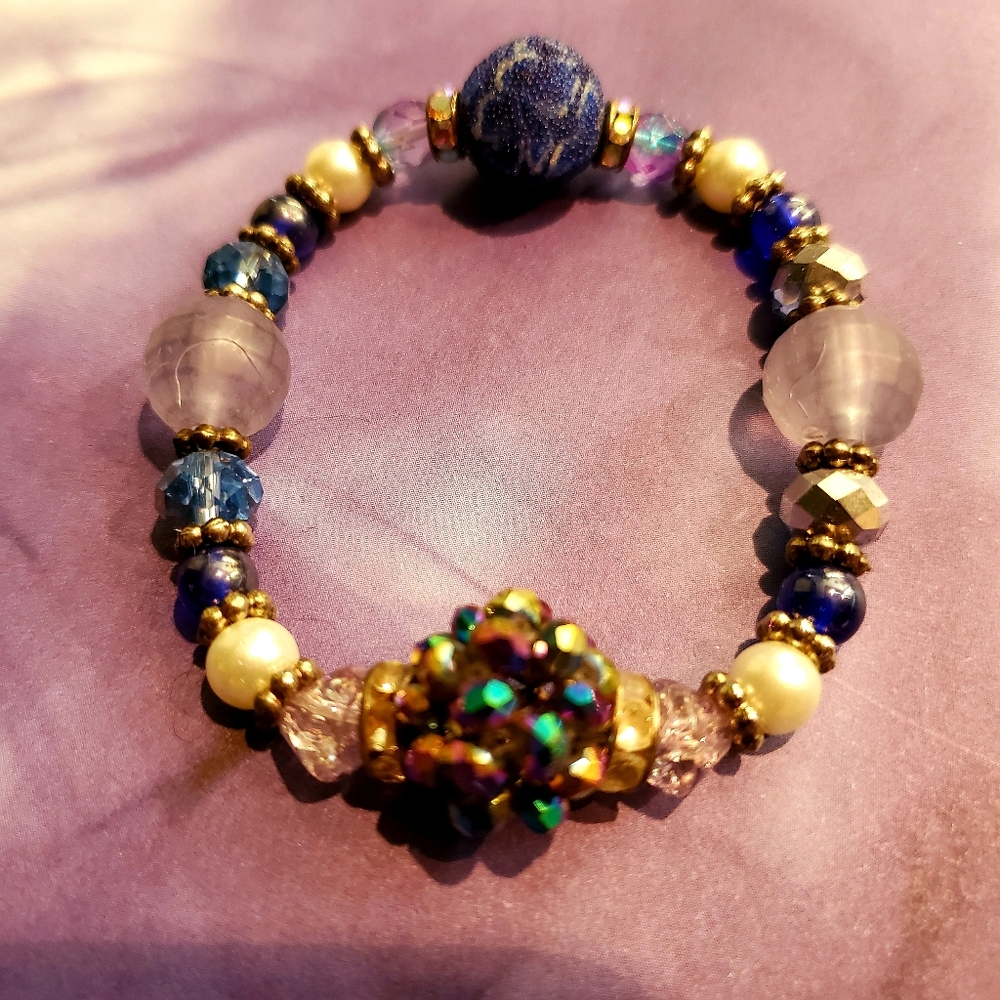 Blue and Pearl Strtch Bead Bracelet